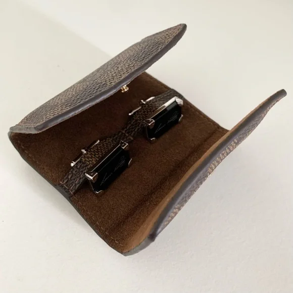 Louis Vuitton sterling silver trunk onyx cuff links in case - Picture 7 of 17